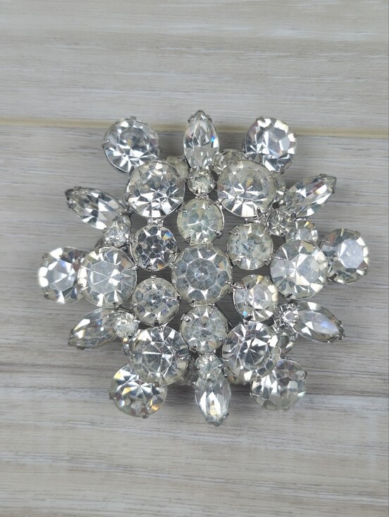 Jewelry - Clear Crystal Flower Cluster Brooch - Women Jewelry